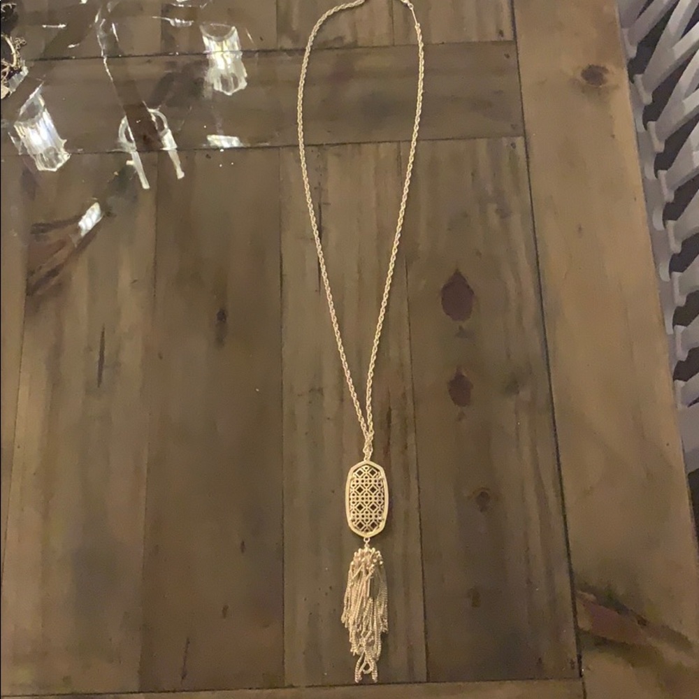 Kendra Scott necklace